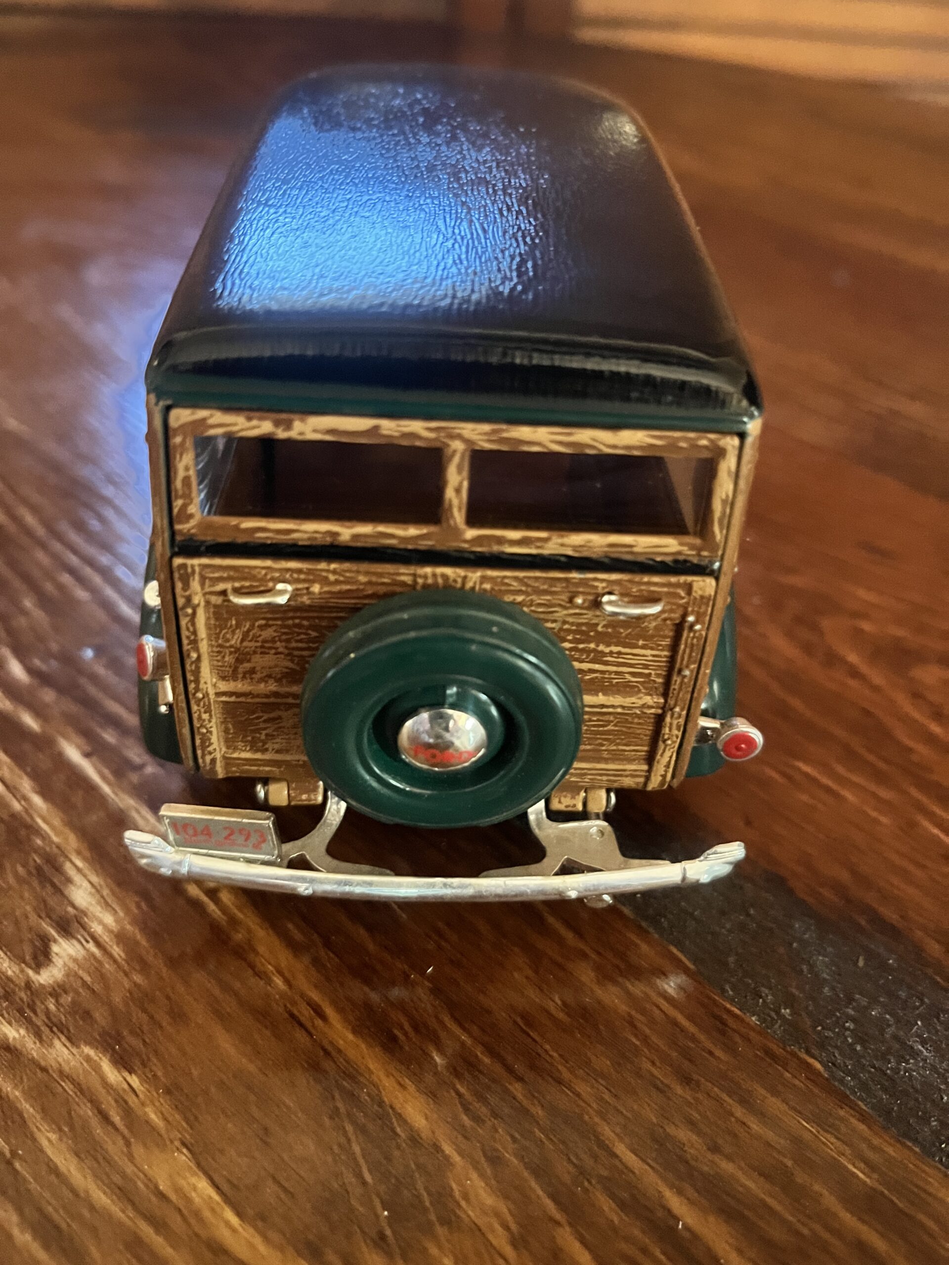 1940 Ford Woody Diecast Metal Sedan / Collectors Series